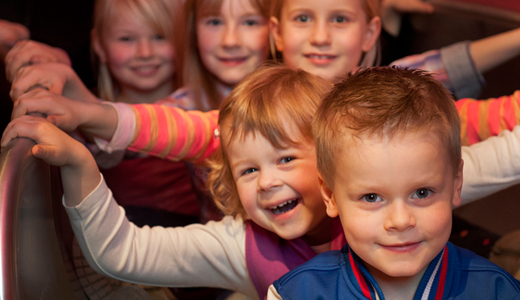 Kinder feiern Geburtstagsparty in Stuttgarter Location