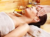 Kopfmassage am Junggesellinnenabschied
